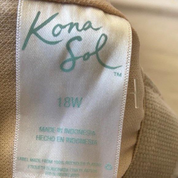 Kona Sol Plus size women swimwear top of two piece 18 W floral mesh built in bra - Picture 3 of 9